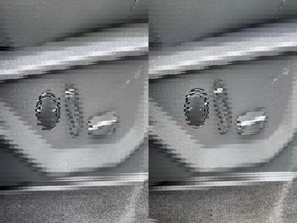 New 2025 Ford Expedition Active image 28