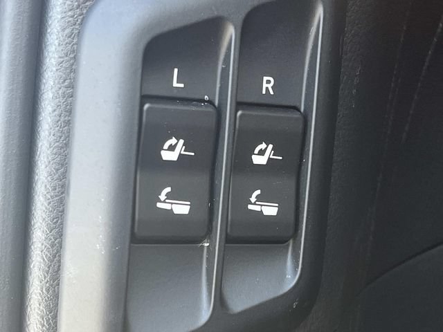 Used 2023 Lexus GX 460 Luxury w/ Accessory Package AWD/4WD image 12