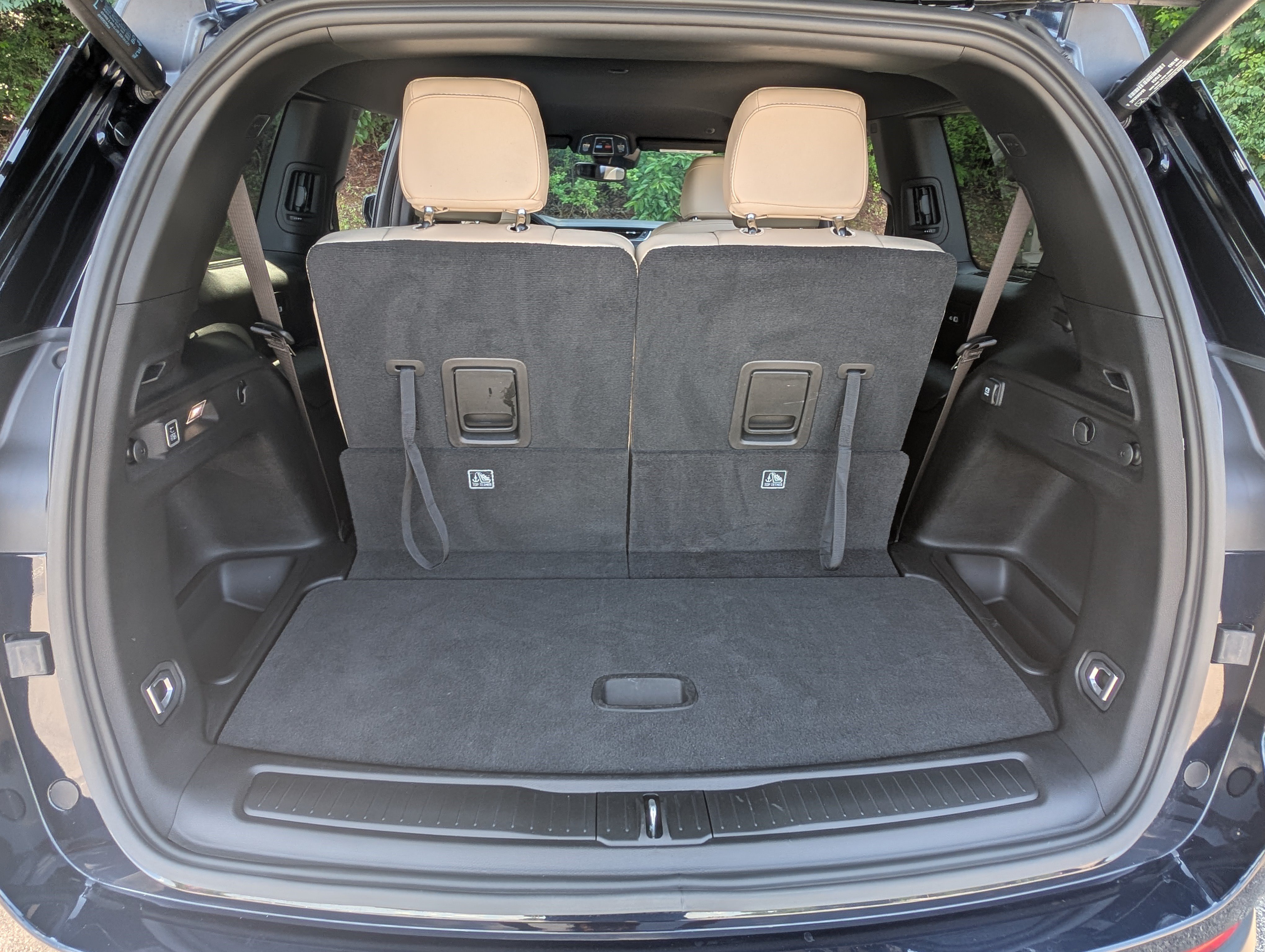 Used 2024 Jeep Grand Cherokee L Limited w/ Black Appearance Package RWD image 19