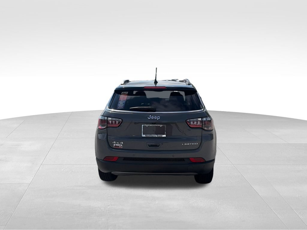 Used 2024 Jeep Compass Limited AWD/4WD image 5