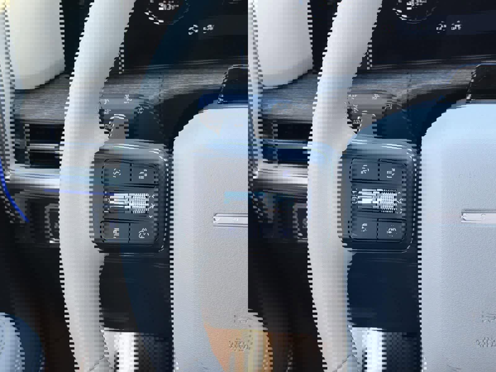 Certified 2025 Hyundai Santa Fe Limited w/ Tow & Go Package image 13