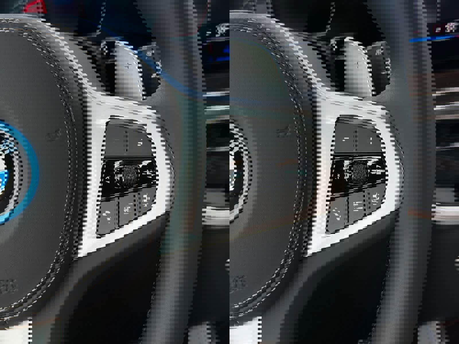 New 2026 BMW X5 xDrive50e w/ M Sport Package image 24