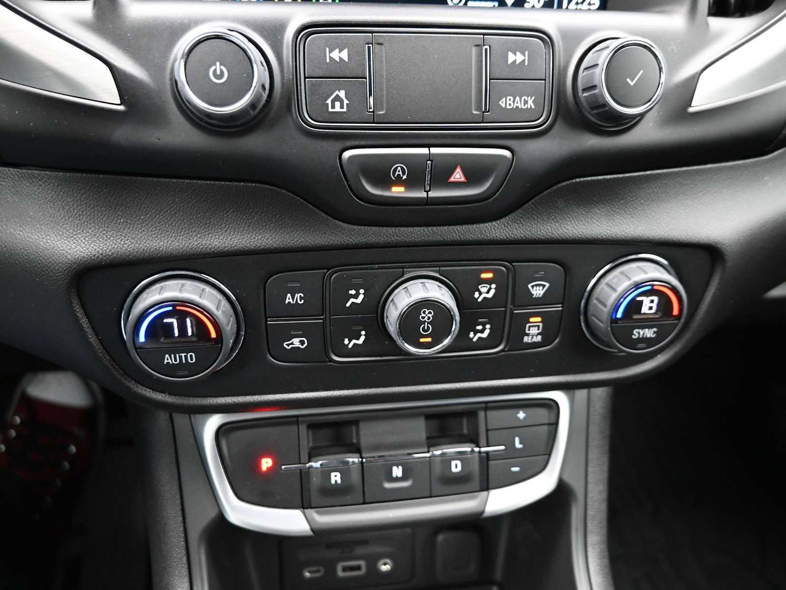 Used 2022 GMC Terrain SLT w/ Infotainment Package II image 15