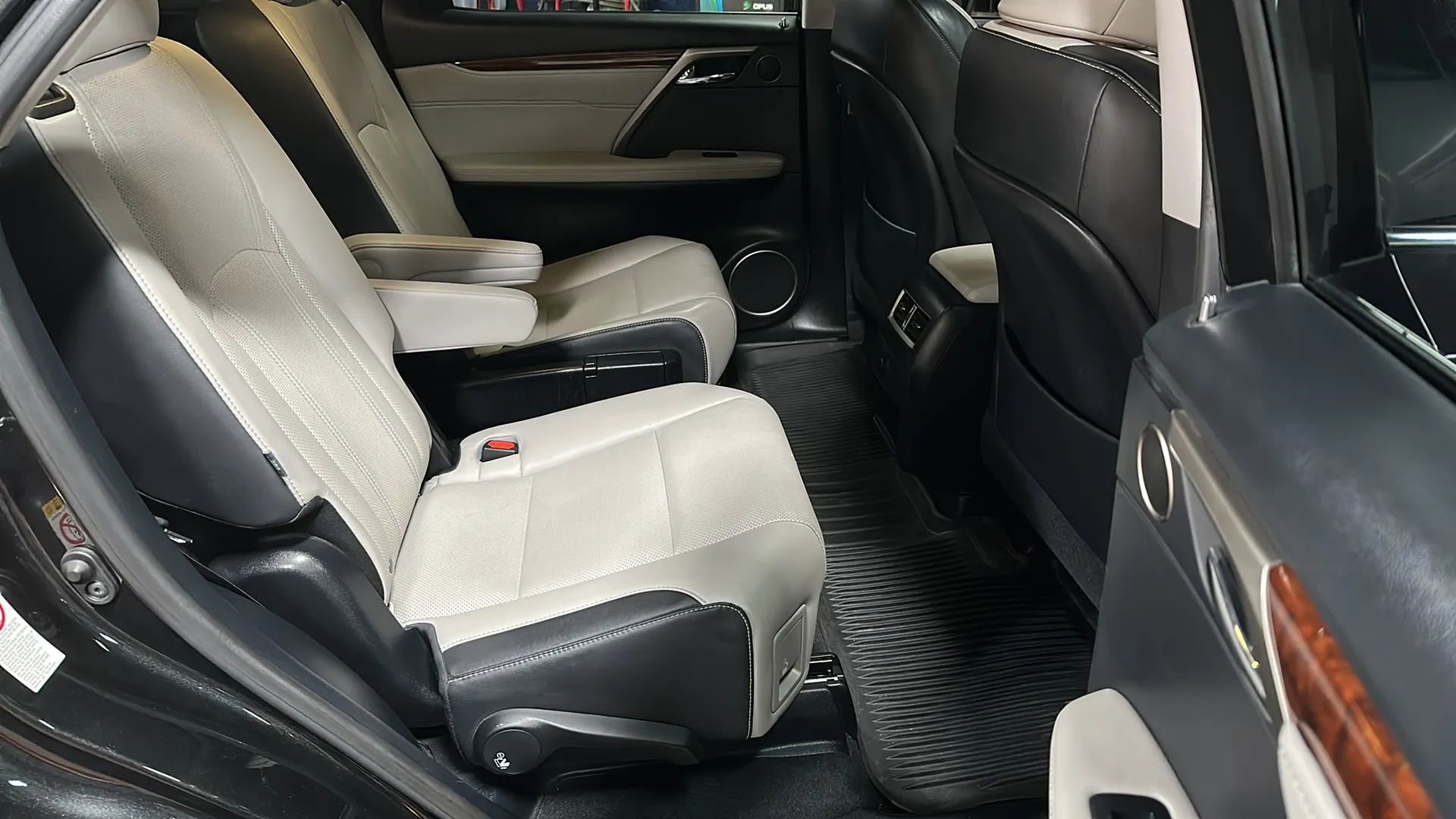 Used 2018 Lexus RX 350L AWD image 19