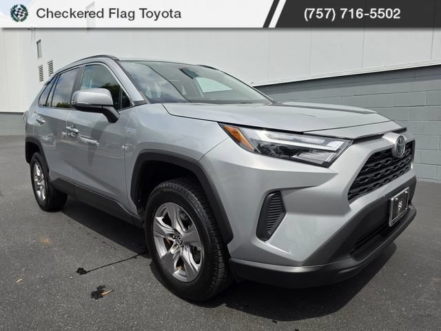 Used 2022 Toyota RAV4 XLE AWD/4WD image 7