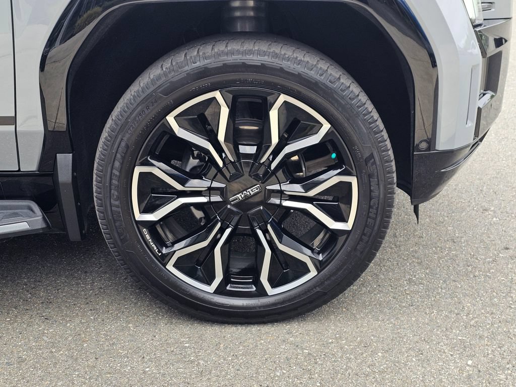 Used 2025 GMC Sierra EV Denali AWD/4WD image 9