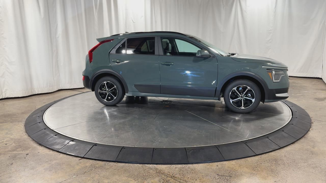 New 2026 Kia Niro EX image 2