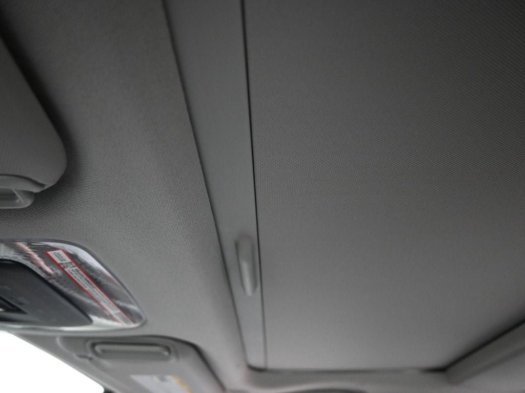 New 2026 Toyota Prius Plug-In Hybrid FWD image 40