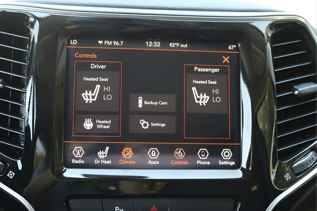 Used 2019 Jeep Cherokee Limited FWD image 25