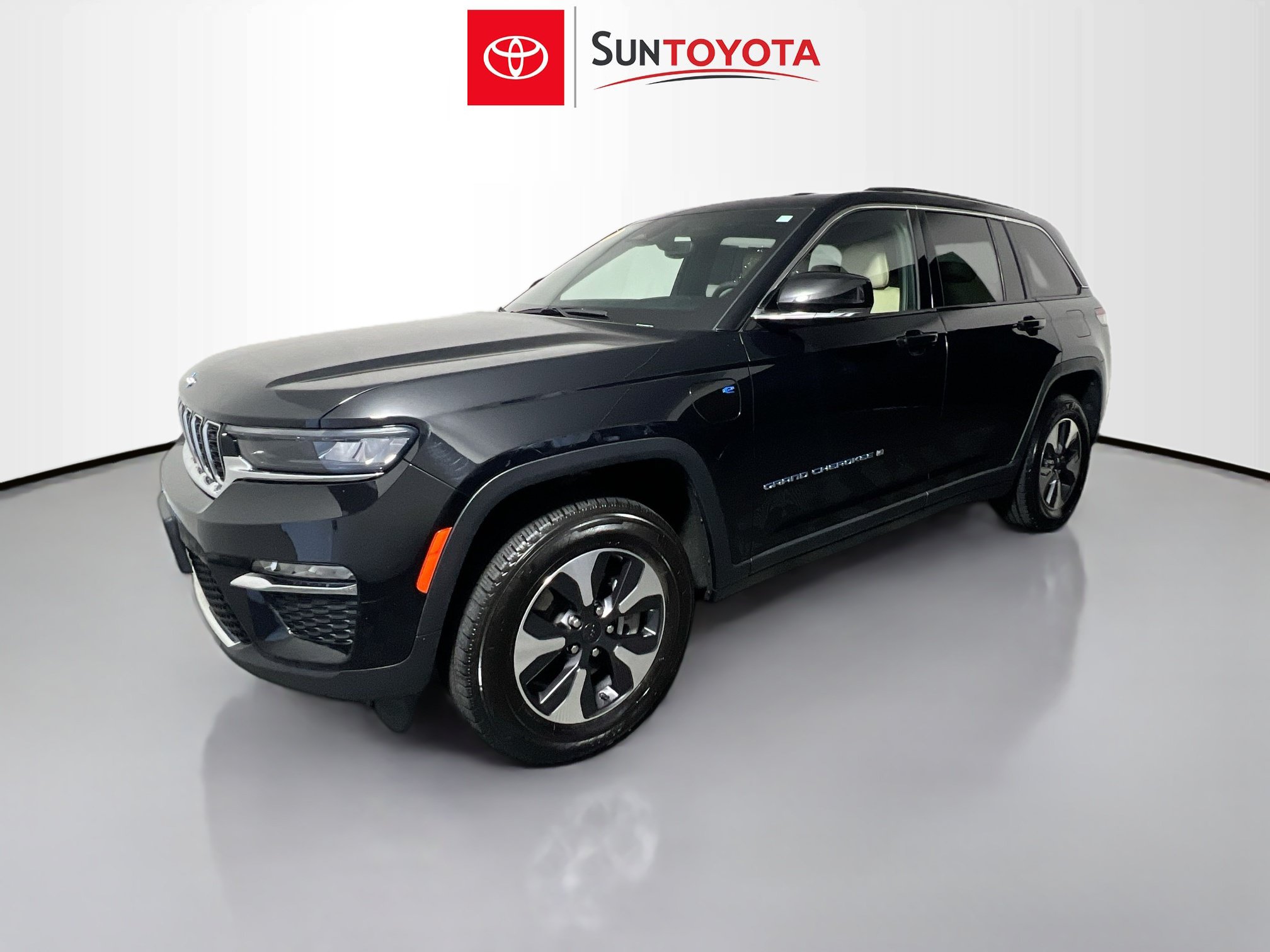 Used 2024 Jeep Grand Cherokee Limited 4xe AWD/4WD image 9
