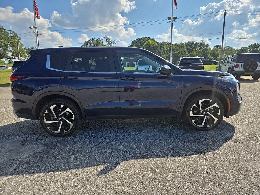 Used 2024 Mitsubishi Outlander SE image 4
