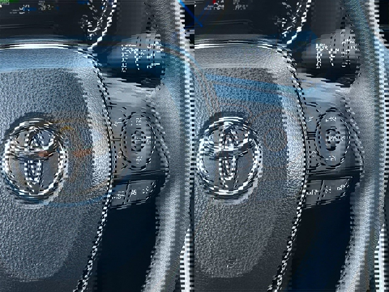 Used 2024 Toyota RAV4 SE image 14