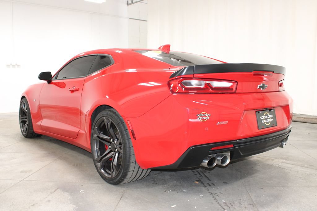 Used 2018 Chevrolet Camaro SS RWD image 7