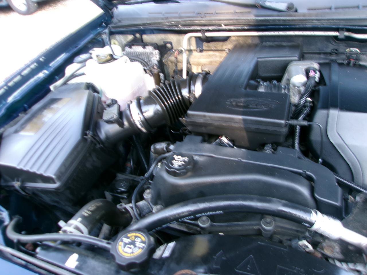 Used 2004 Chevrolet Colorado LS w/ Power Convenience Package AWD/4WD image 15