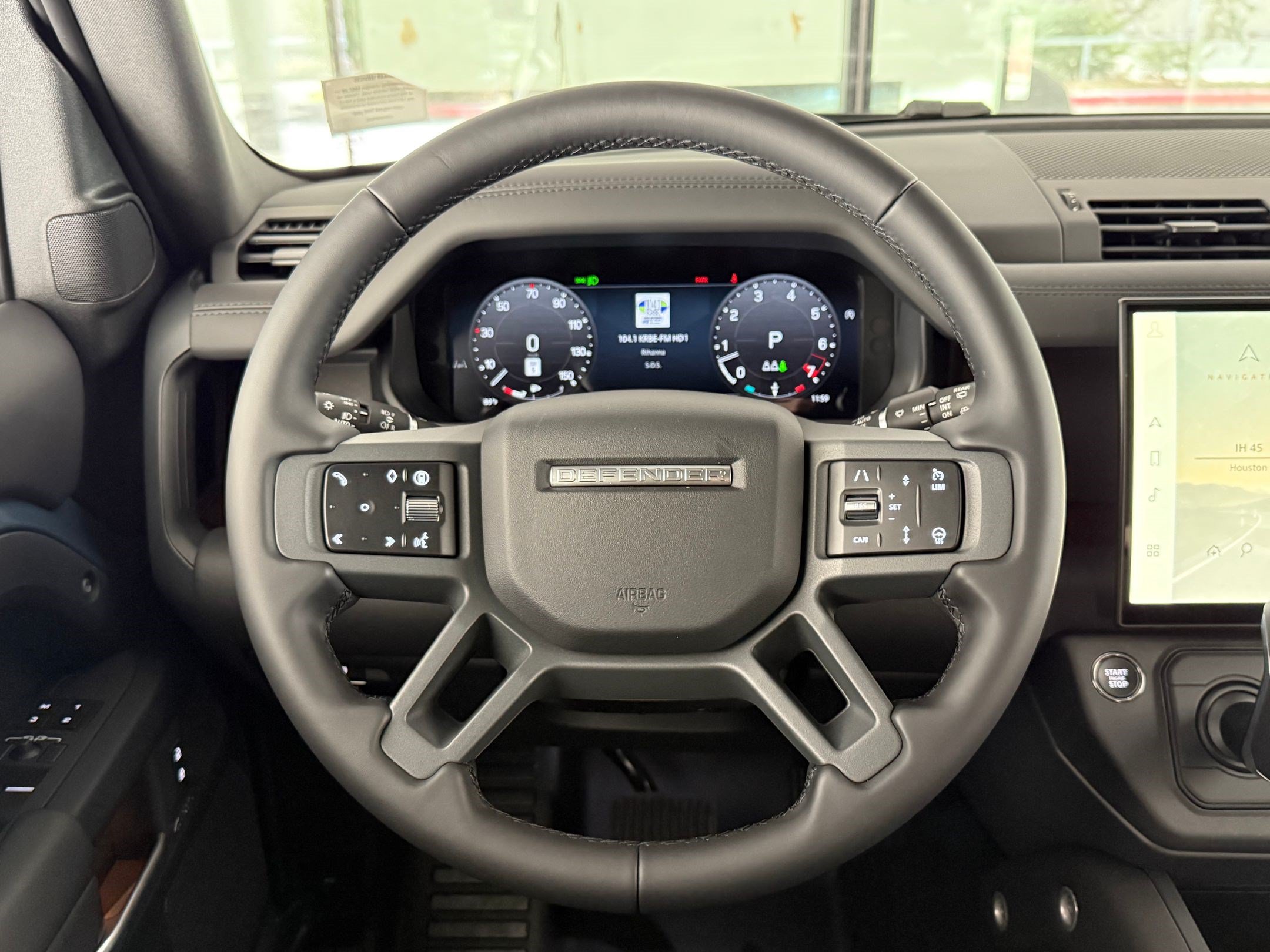 Used 2026 Land Rover Defender 110 X-Dynamic SE AWD/4WD image 15
