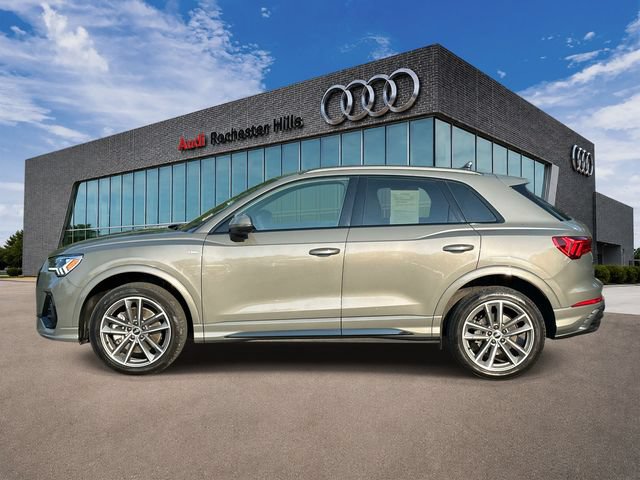 Used 2022 Audi Q3 2.0T Premium Plus w/ Premium Plus Package AWD/4WD image 2