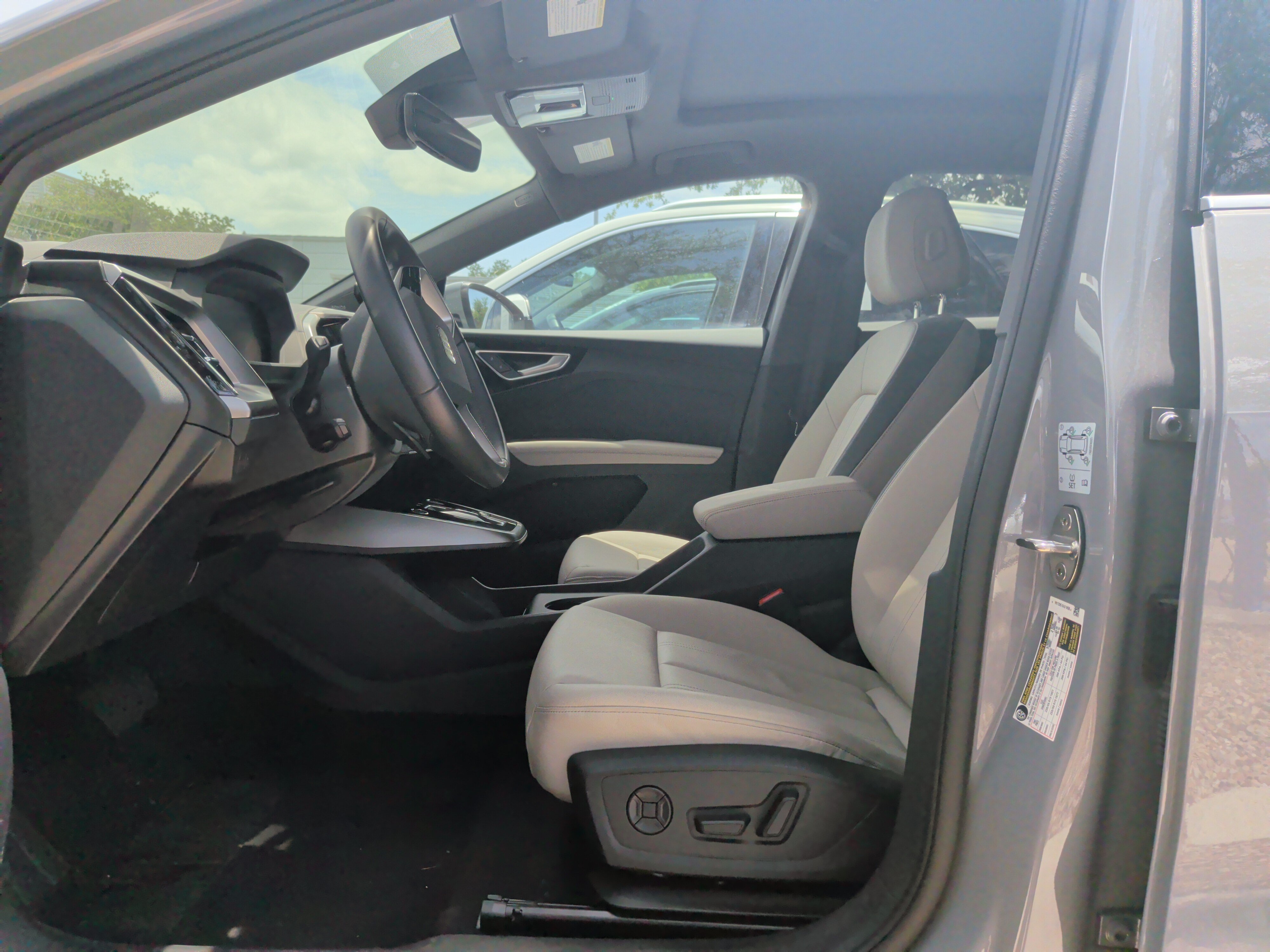 Certified 2024 Audi Q4 e-tron Prestige AWD/4WD image 17