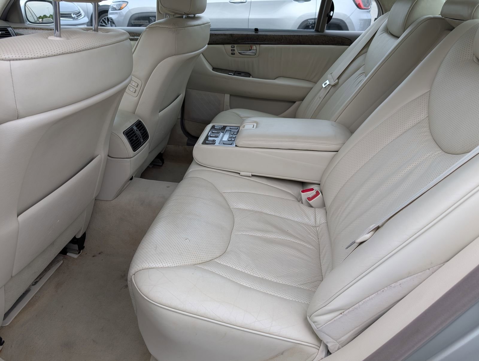 Used 2002 Lexus LS 430 RWD image 9