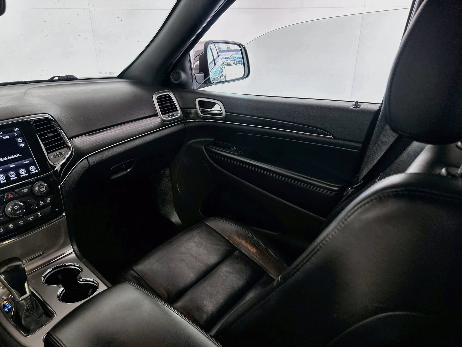 Used 2021 Jeep Grand Cherokee Limited AWD/4WD image 23