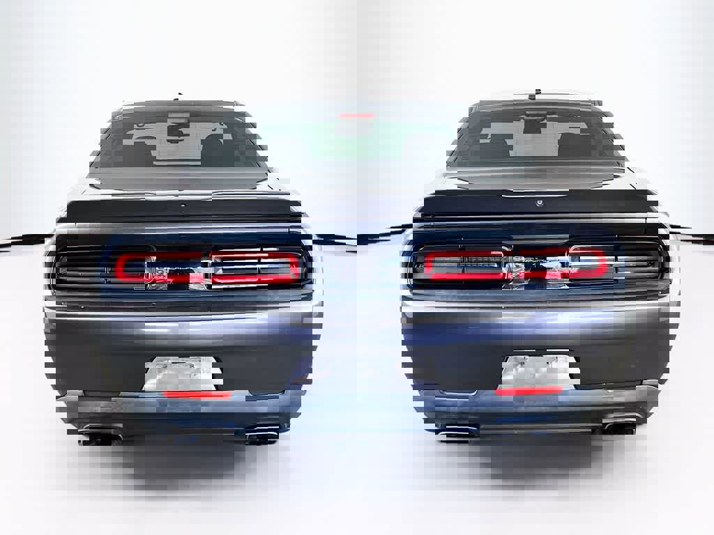 Used 2018 Dodge Challenger R/T image 5