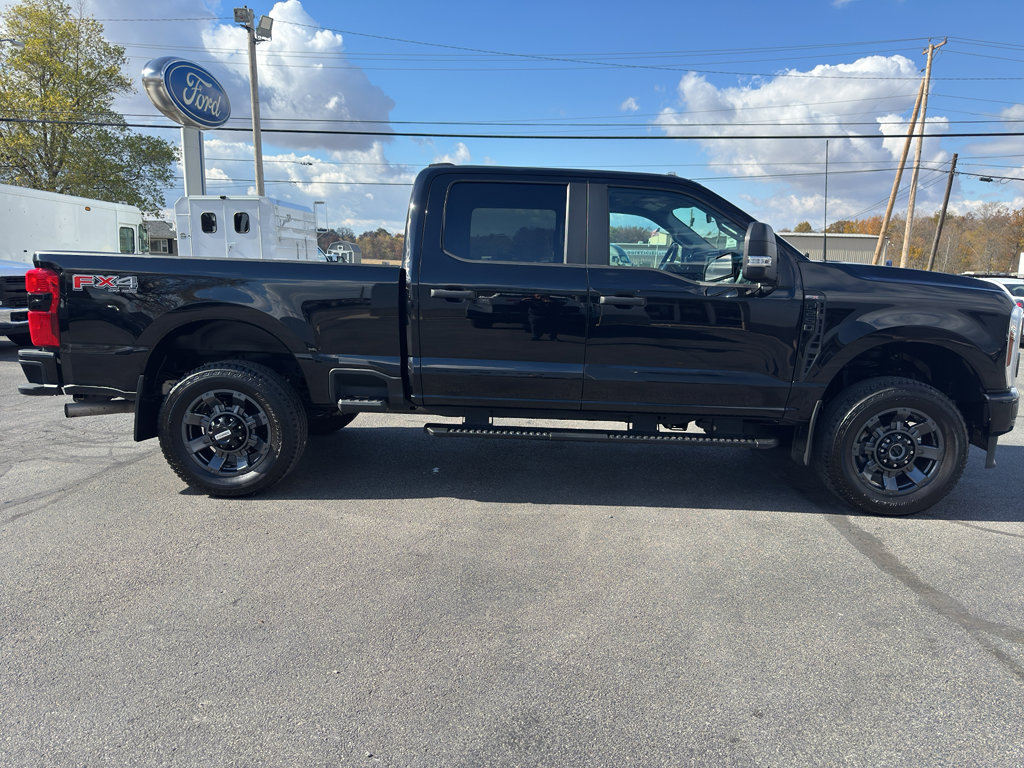 Used 2024 Ford F250 XL w/ STX Appearance Package image 2