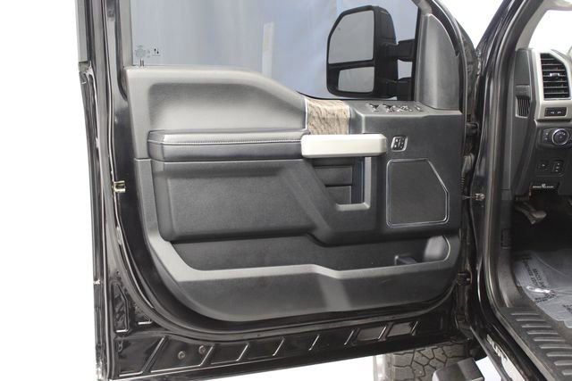 Used 2019 Ford F250 Lariat w/ Lariat Ultimate Package AWD/4WD image 13