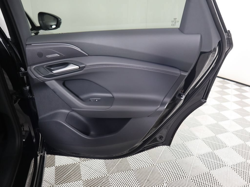 New 2025 Audi A6 e-tron Premium Plus RWD image 29