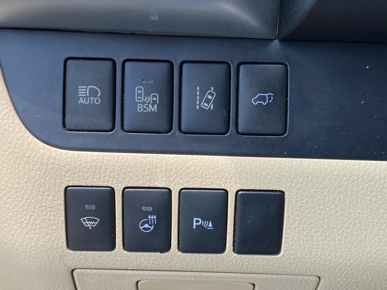 Used 2015 Toyota Highlander Limited Platinum AWD/4WD image 16