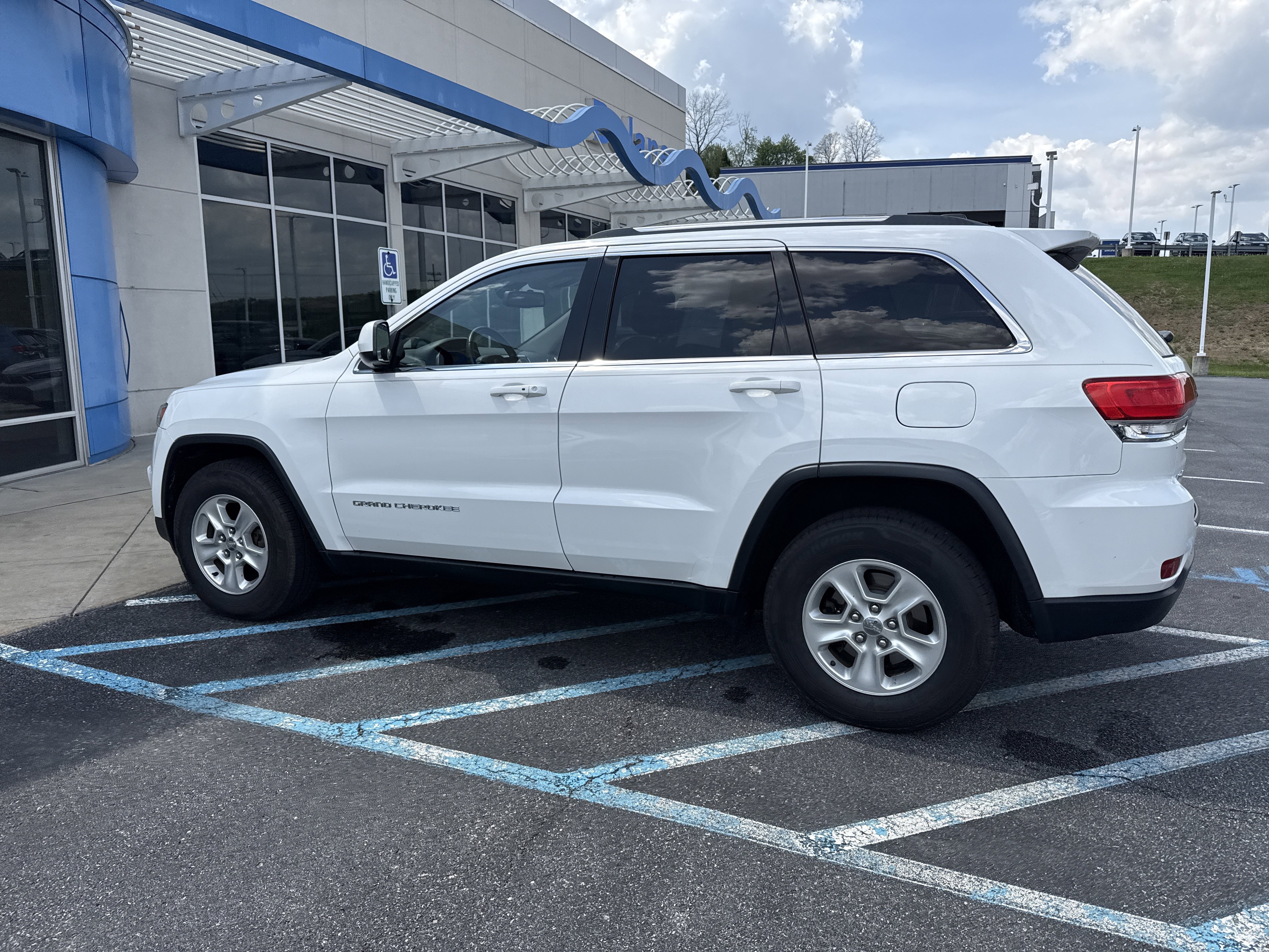 Used 2014 Jeep Grand Cherokee Laredo w/ Quick Order Package 23E AWD/4WD image 6