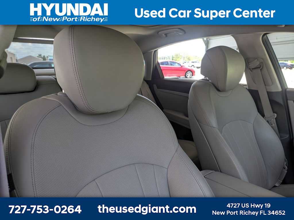 Used 2018 Genesis G80 3.8 w/ Option Group 02 RWD image 6