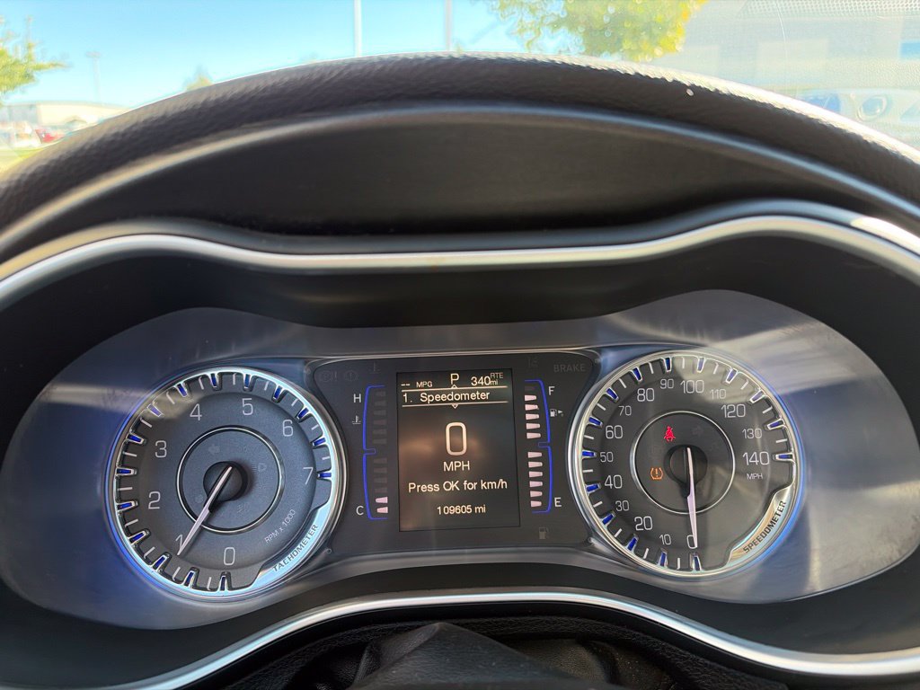 Used 2015 Chrysler 200 Limited w/ Convenience Group FWD image 18