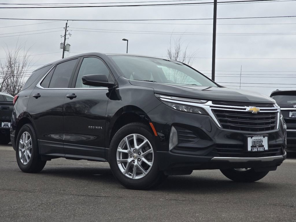 Used 2024 Chevrolet Equinox LT image 2