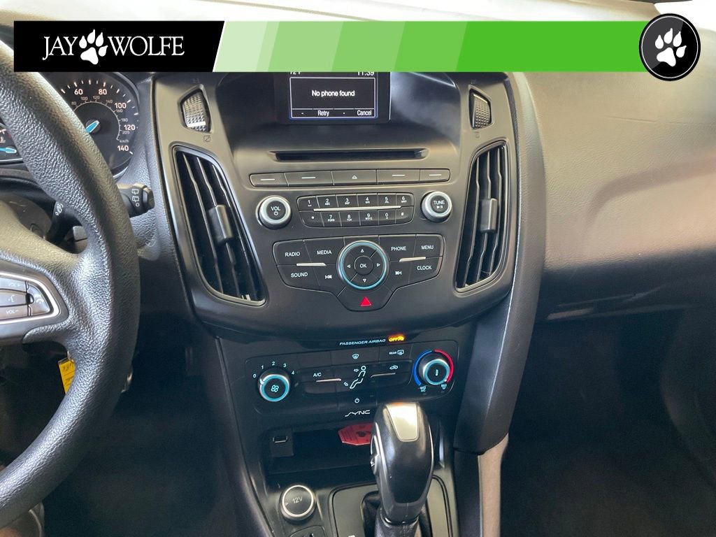 Used 2015 Ford Focus SE FWD image 15