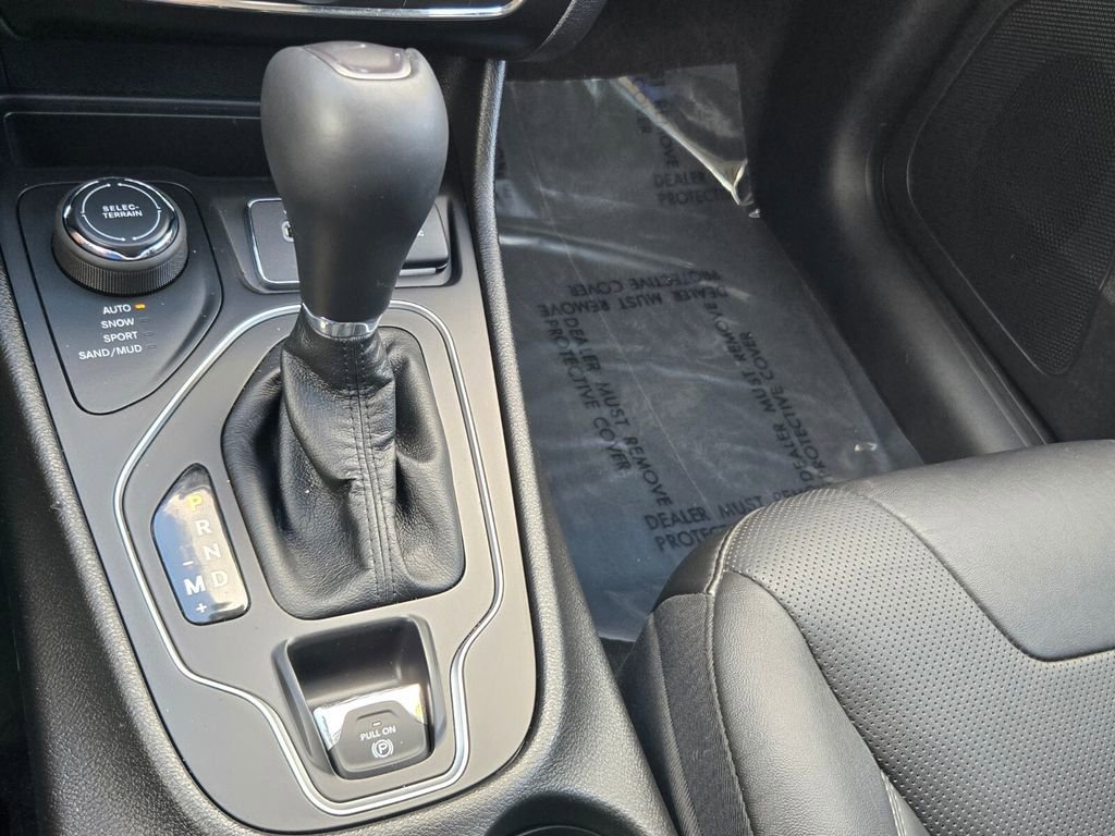 Used 2021 Jeep Cherokee Latitude Lux image 23