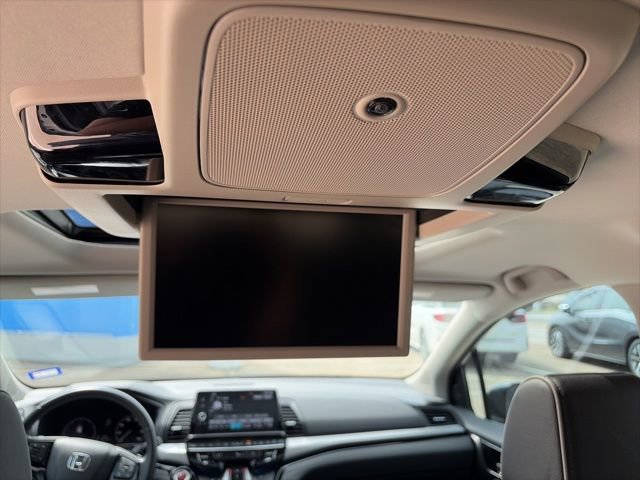 Used 2025 Honda Odyssey Touring image 13