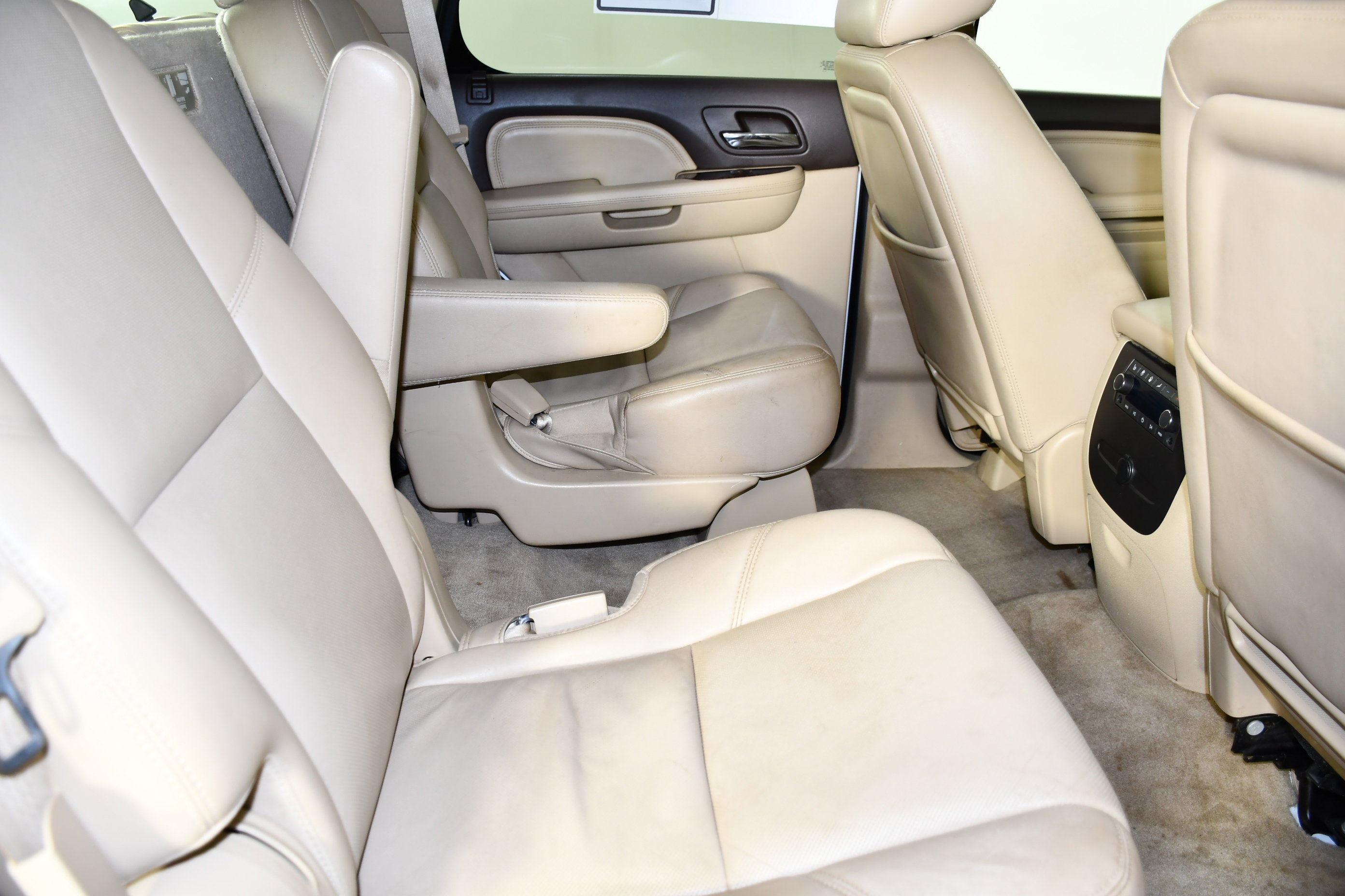 Used 2012 GMC Yukon Denali AWD/4WD image 45