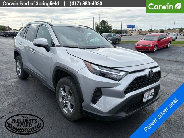 Used 2022 Toyota RAV4 XLE FWD image 3