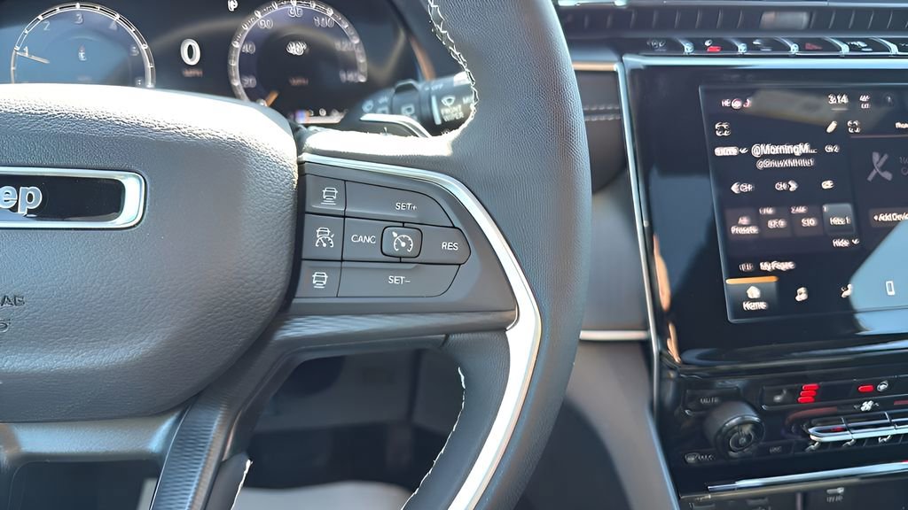 New 2026 Jeep Grand Cherokee Laredo image 13