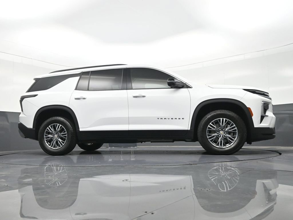 Used 2024 Chevrolet Traverse LT FWD image 28