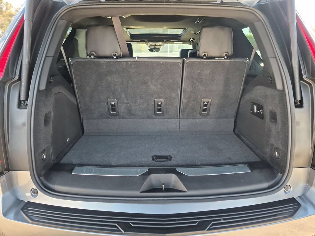 Certified 2022 Cadillac Escalade Premium Luxury RWD image 19