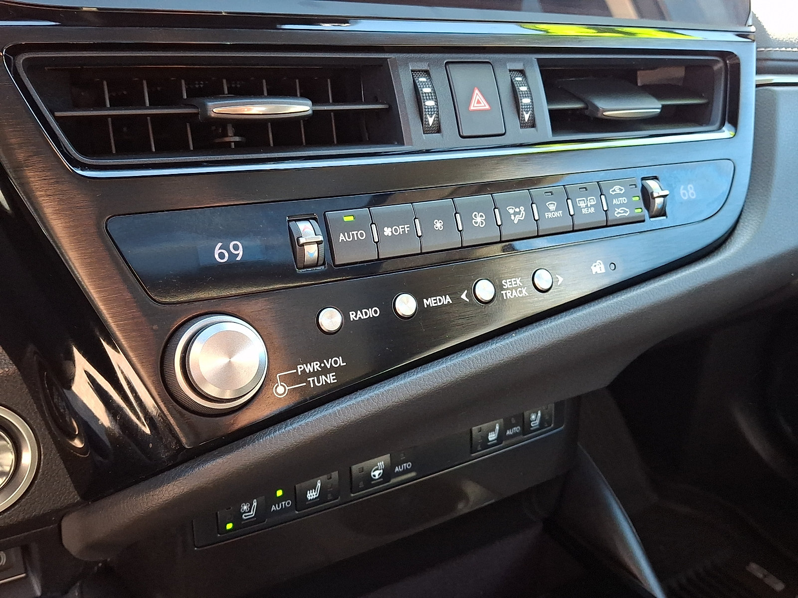 Certified 2023 Lexus ES 350 w/ Premium Package FWD image 17