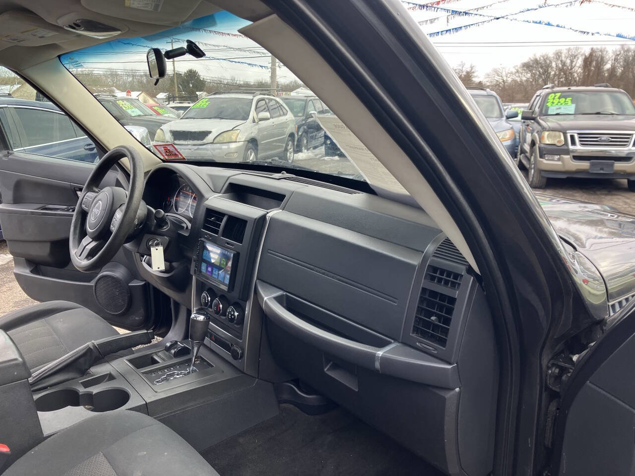 Used 2011 Jeep Liberty Sport image 25