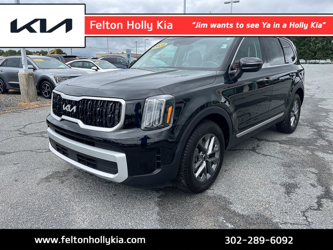 Used 2025 Kia Telluride LX FWD image 1