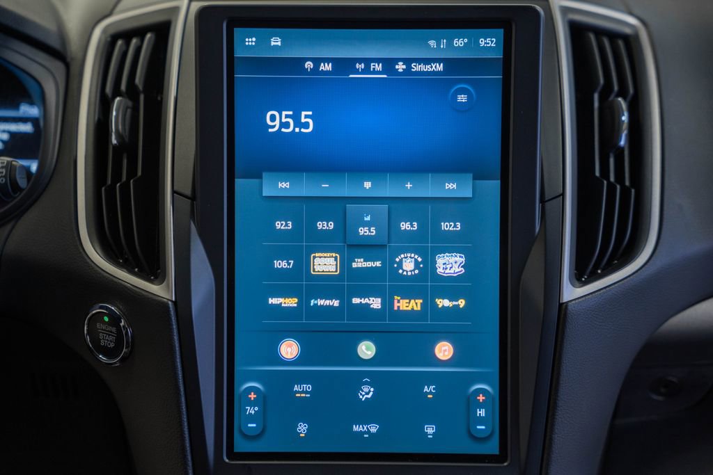 Used 2022 Ford Edge SE image 19