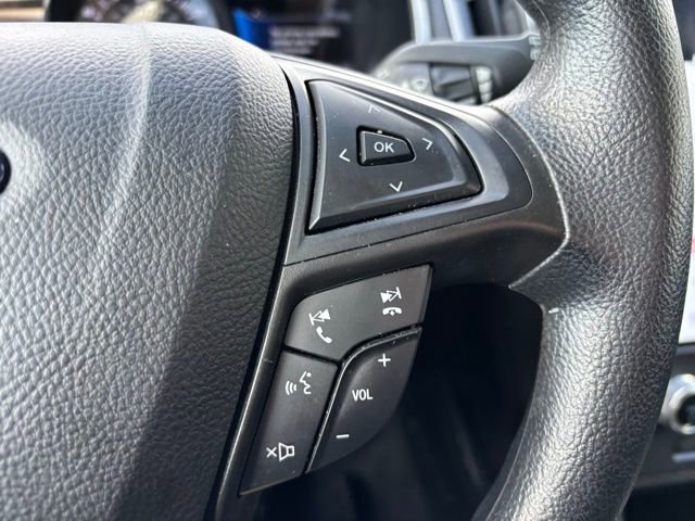 Used 2021 Ford Edge SE image 15