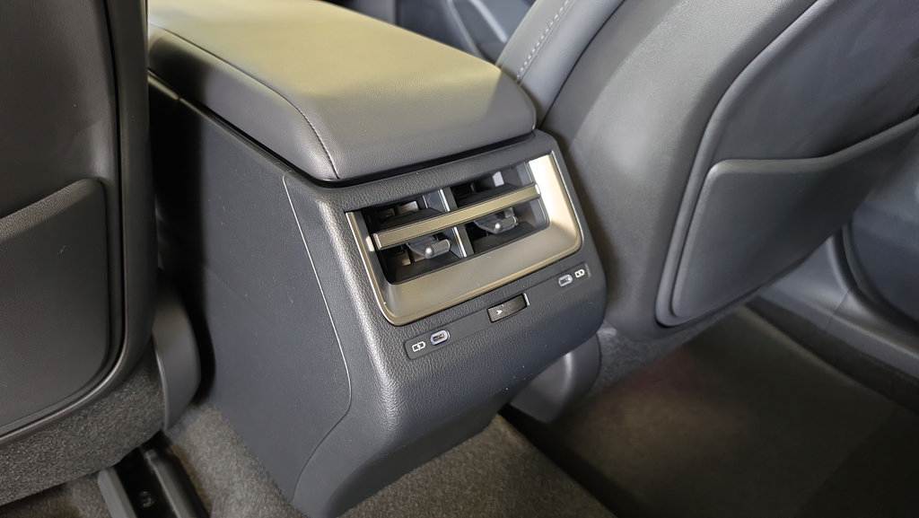 New 2026 Lexus ES 500e AWD/4WD image 20