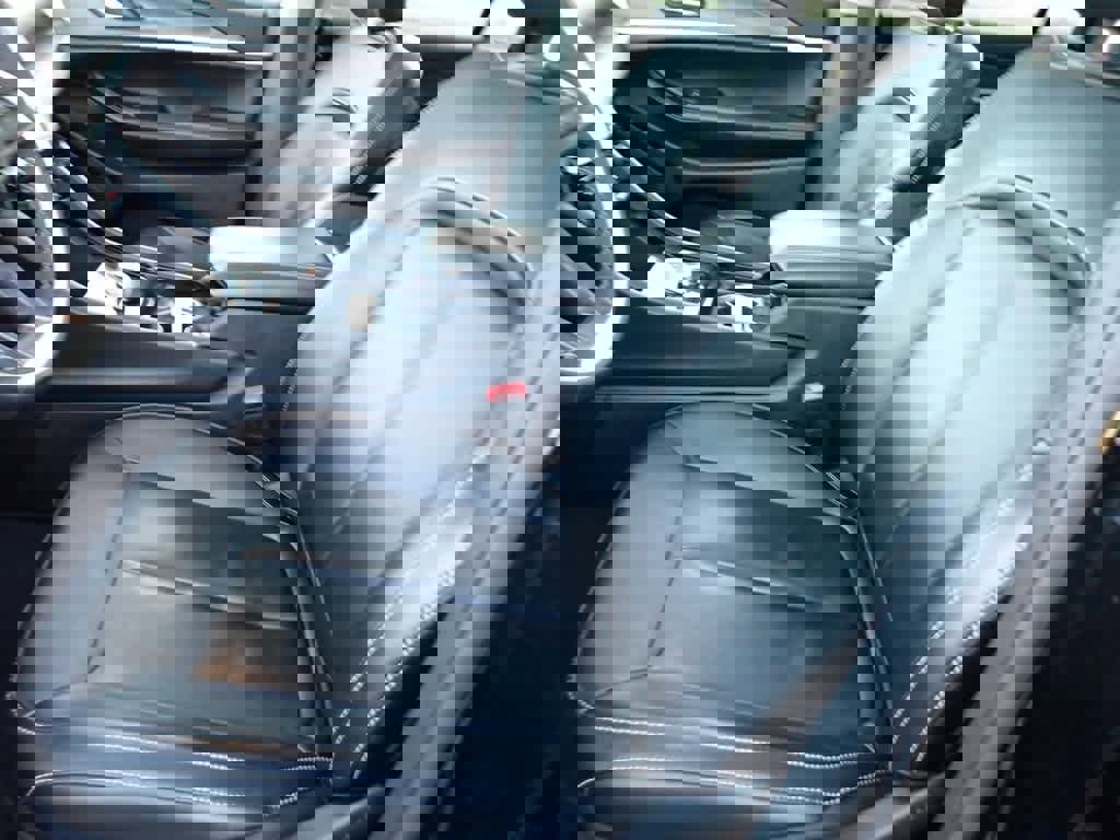 Used 2023 Jeep Grand Cherokee L Limited w/ Black Appearance Package image 17