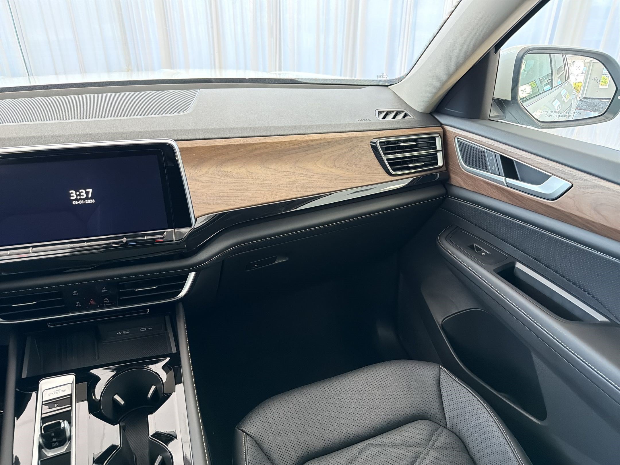 New 2026 Volkswagen Atlas SE FWD image 28