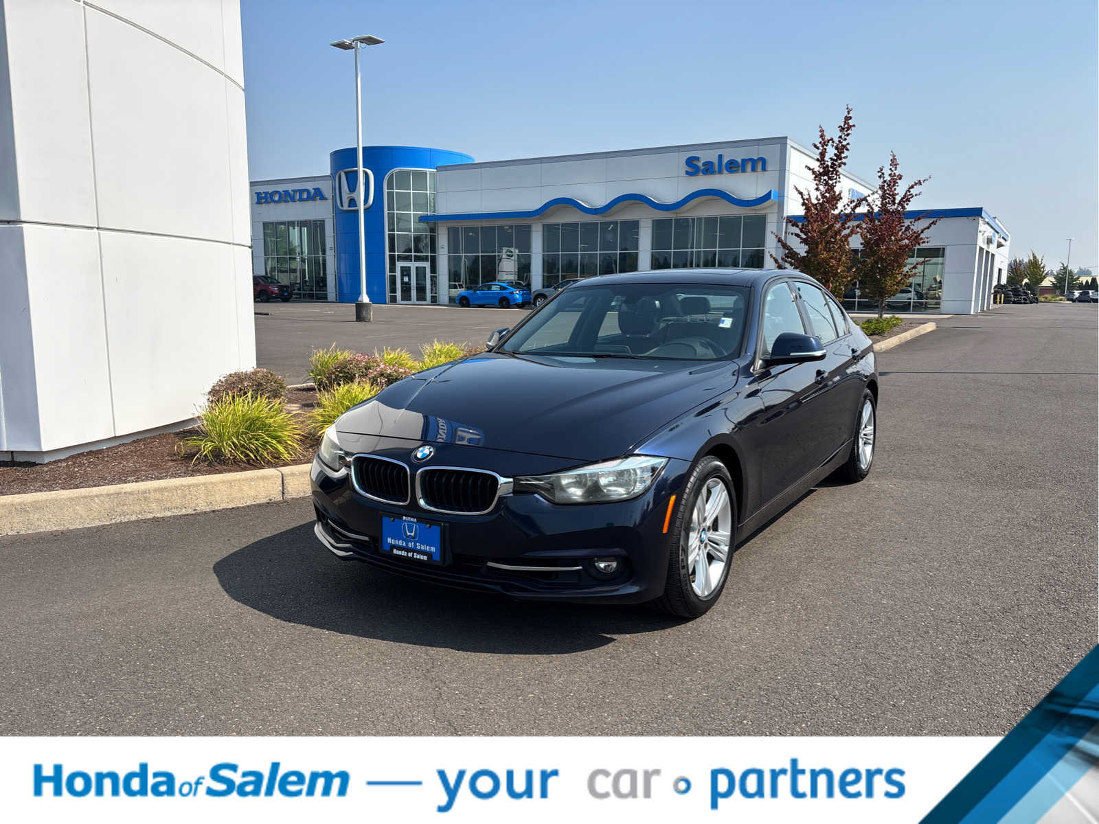 Used 2016 BMW 328i Sedan RWD image 1