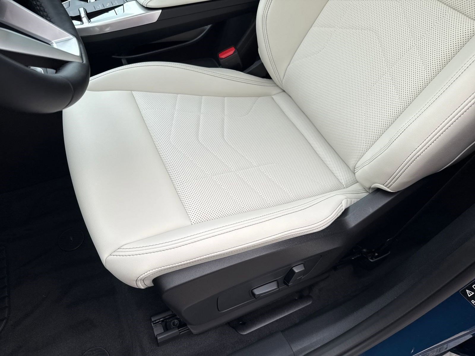 Used 2026 BMW X1 xDrive28i image 12